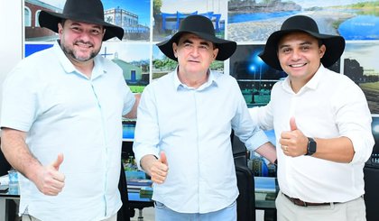 Prefeito Antônio Reis vaquejada na Localidade Saco. (Foto: Instagram Prefeito Antônio Reis) Prefeito Antônio Reis vaquejada na Localidade Saco. (Foto: Instagram Prefeito Antônio Reis)