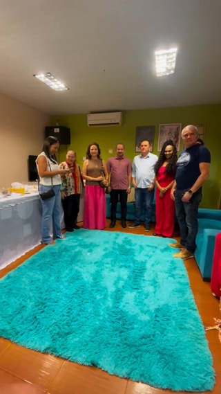 Prefeito Antônio Reis visita camarim dos atores globais na cidade cenográfica