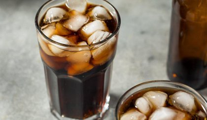 Refrigerantes e sucos industrializados são alimentos ricos em frutose• bhofack2/GettyImages (Foto: • bhofack2/GettyImages) Refrigerantes e sucos industrializados são alimentos ricos em frutose• bhofack2/GettyImages (Foto: • bhofack2/GettyImages)