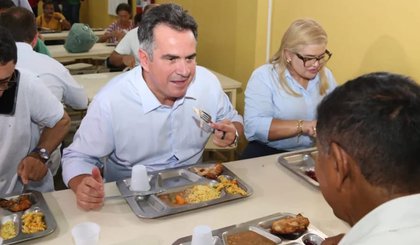 Senador Ciro Nogueira visita Teresina, caminha no Centro e almoça no bandejão (Foto: Instagram Itamar araujo torreão) Senador Ciro Nogueira visita Teresina, caminha no Centro e almoça no bandejão (Foto: Instagram Itamar araujo torreão)