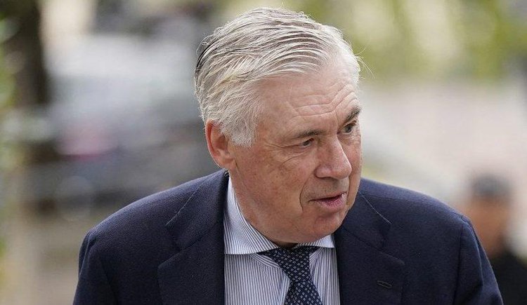 Técnico do Real Madrid, Carlo Ancelotti, chega a tribunal para julgamento de evasão fiscal02/04/2025 REUTERS/Ana Beltran
