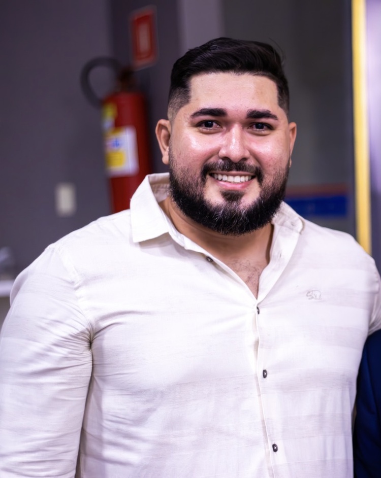 Walisson Rodrigues é corretor de imóveis em Floriano e sócio/proprietário da Invest Imob.