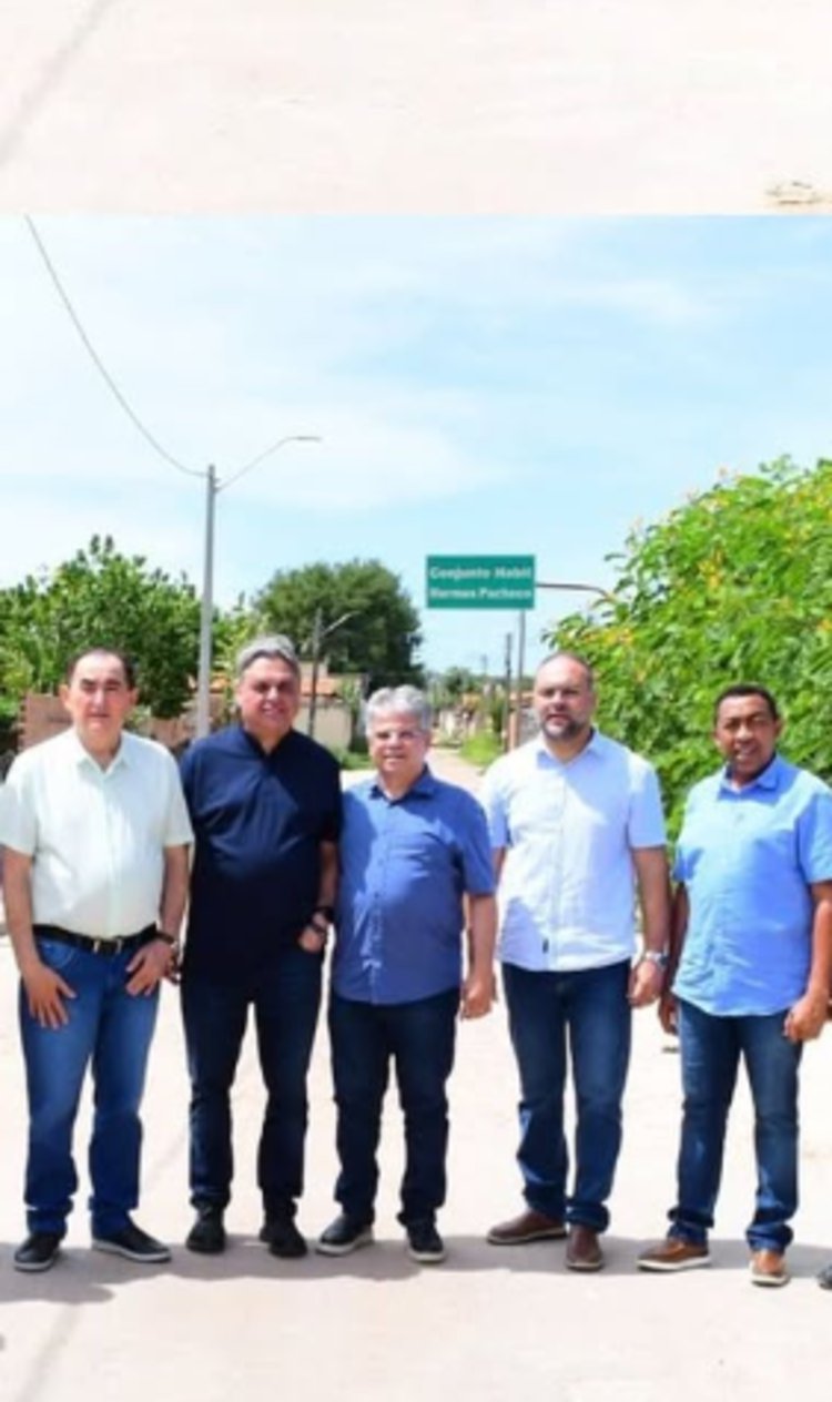 a presença do presidente estadual do Progressistas e ex-prefeito de Floriano, Joel Rodrigues, que representou o senador Ciro.