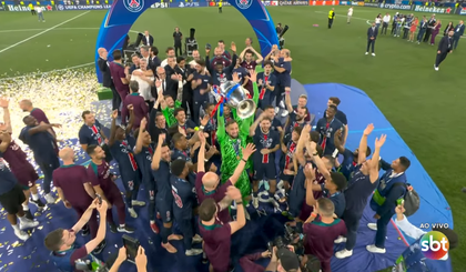 Após 14 anos de espera, PSG conquista sua primeira Champions com goleada (Foto: Reprodução / SBT) Após 14 anos de espera, PSG conquista sua primeira Champions com goleada (Foto: Reprodução / SBT)