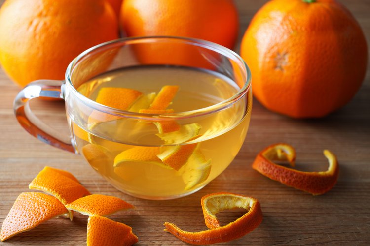 Casca de laranja contém compostos bioativos que podem contribuir para o bem-estar físico e mental.