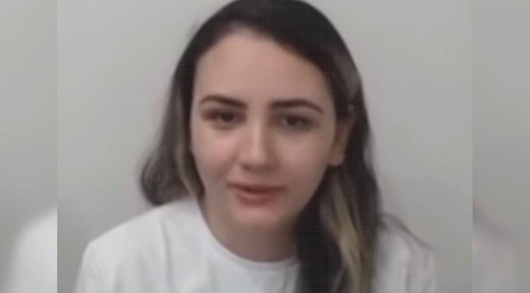 Débora Rodrigues dos Santos.