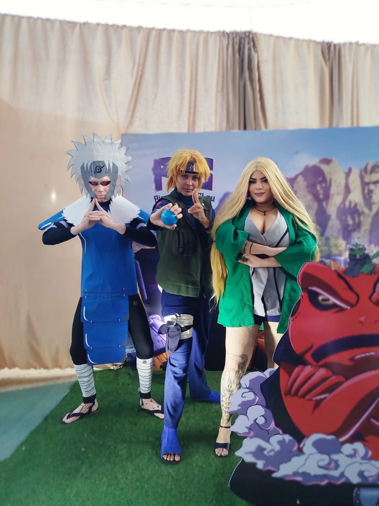 Do croqui à performance: o processo criativo de um cosplay autoral.