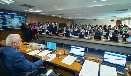Geraldo Magela/Agência Senado (Foto: Senado avança em PEC que proíbe reeleição e unifica eleições em 2034.) Geraldo Magela/Agência Senado (Foto: Senado avança em PEC que proíbe reeleição e unifica eleições em 2034.)