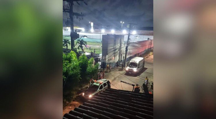 Homens teriam se passado por policiais antes de atirarem em vítimas.