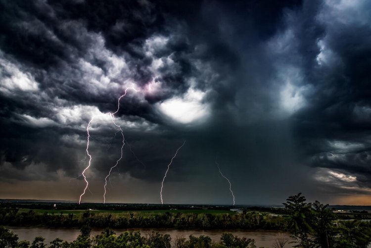 Inmet emite alerta de chuvas intensas para Teresina e 140 cidades do PI