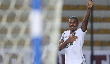 Jogador Cuiabano marca (Foto: Foto rede social so Clube)