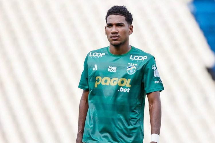Macário, atacante do Altos