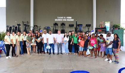 Meio Ambiente: Prefeitura de Floriano realiza ação social para catadores de recicláveis (Foto: Divulgação / Prefeitura Municipal de Floriano) Meio Ambiente: Prefeitura de Floriano realiza ação social para catadores de recicláveis (Foto: Divulgação / Prefeitura Municipal de Floriano)