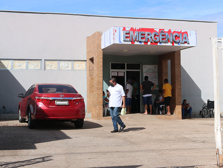 Motociclista morre após colisão com poste na BR-316, em Picos