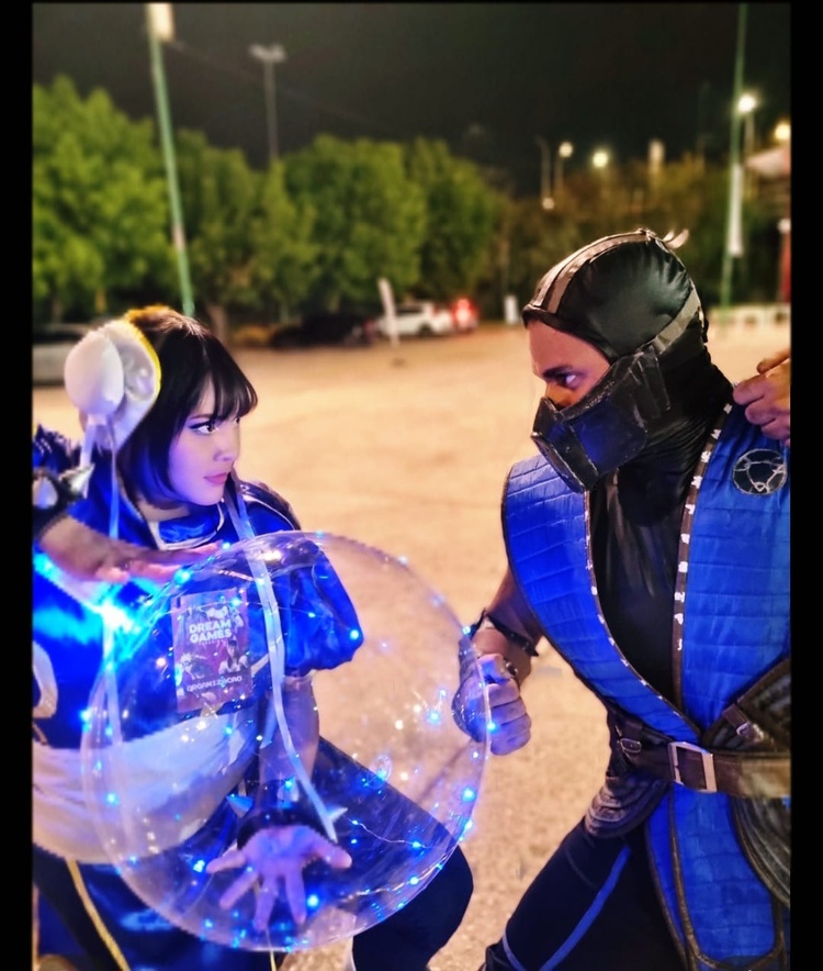 Na passarela ou no evento, o cosplay como forma de expressão pessoal.