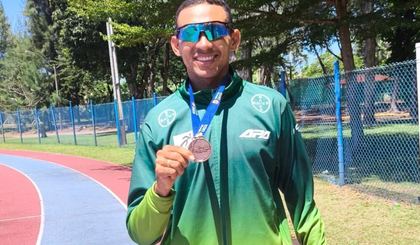 O maratonista Jean Paz conquistou a medalha de ouro ao ser campeão nos 1.500m. (Foto: Divulgação/Governo do Piauí) O maratonista Jean Paz conquistou a medalha de ouro ao ser campeão nos 1.500m. (Foto: Divulgação/Governo do Piauí)