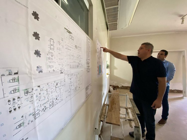 O novo setor de urgência e emergência contará com salas de estabilização, leitos de observação e uma estrutura adequada para garantir acolhimento e tratamento para adultos e crianças.