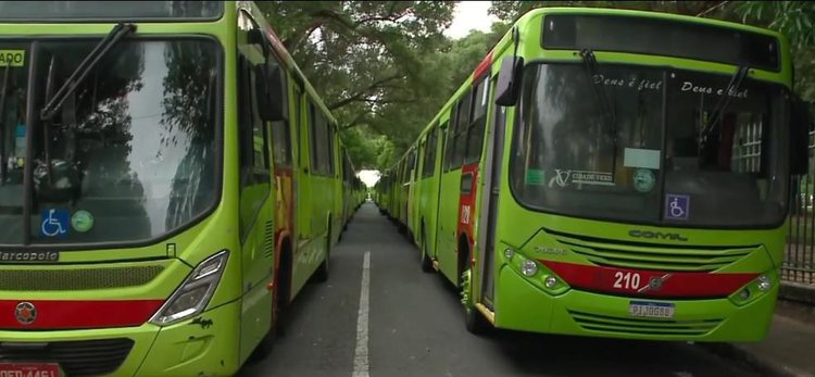 Ônibus parados no Centro de Teresina
