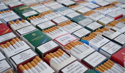 Pesquisa revela que quase metade do cigarro ilegal entrou no Brasil pelo Paraná. (Foto: Gerado por IA) Pesquisa revela que quase metade do cigarro ilegal entrou no Brasil pelo Paraná. (Foto: Gerado por IA)