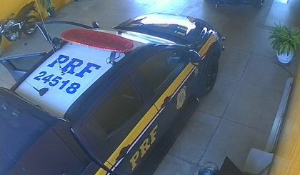 Policial salva bebê engasgado com leite materno em posto da PRF em Floriano (Foto: PRF-PI)