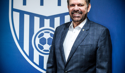 Reinaldo Carneiro Bastos lança candidatura à CBF em meio à crise na entidade (Foto: Divulgação / COB Expo 25) Reinaldo Carneiro Bastos lança candidatura à CBF em meio à crise na entidade (Foto: Divulgação / COB Expo 25)