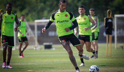 Souza em treino do Vasco no CT Moacyr Barbosa (Foto: Matheus Lima/Vasco) Souza em treino do Vasco no CT Moacyr Barbosa (Foto: Matheus Lima/Vasco)