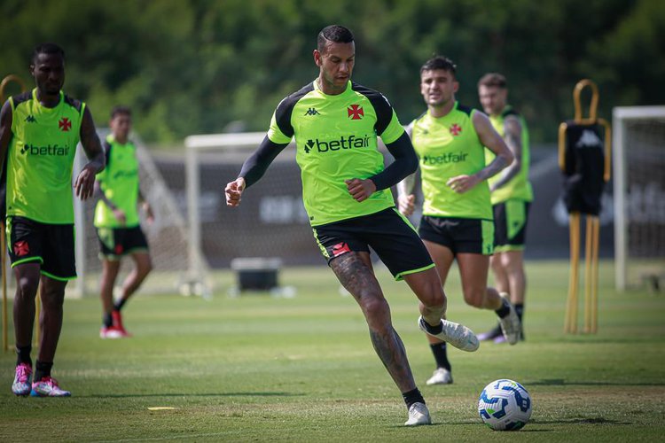 Souza em treino do Vasco no CT Moacyr Barbosa