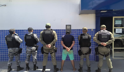Suspeito de homicídio é preso na zona rural de Cristino Castro após confessar o crime (Foto: Reprodução) Suspeito de homicídio é preso na zona rural de Cristino Castro após confessar o crime (Foto: Reprodução)