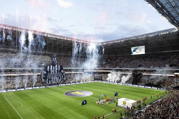 Torcedores do Atlético-MG puderam matar saudade da Arena MRV em partida contra o Fluminense.