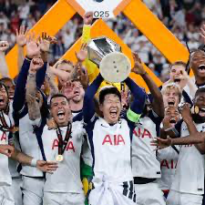 Tottenham vence United, leva Liga Europa e quebra jejum de 17 anos
