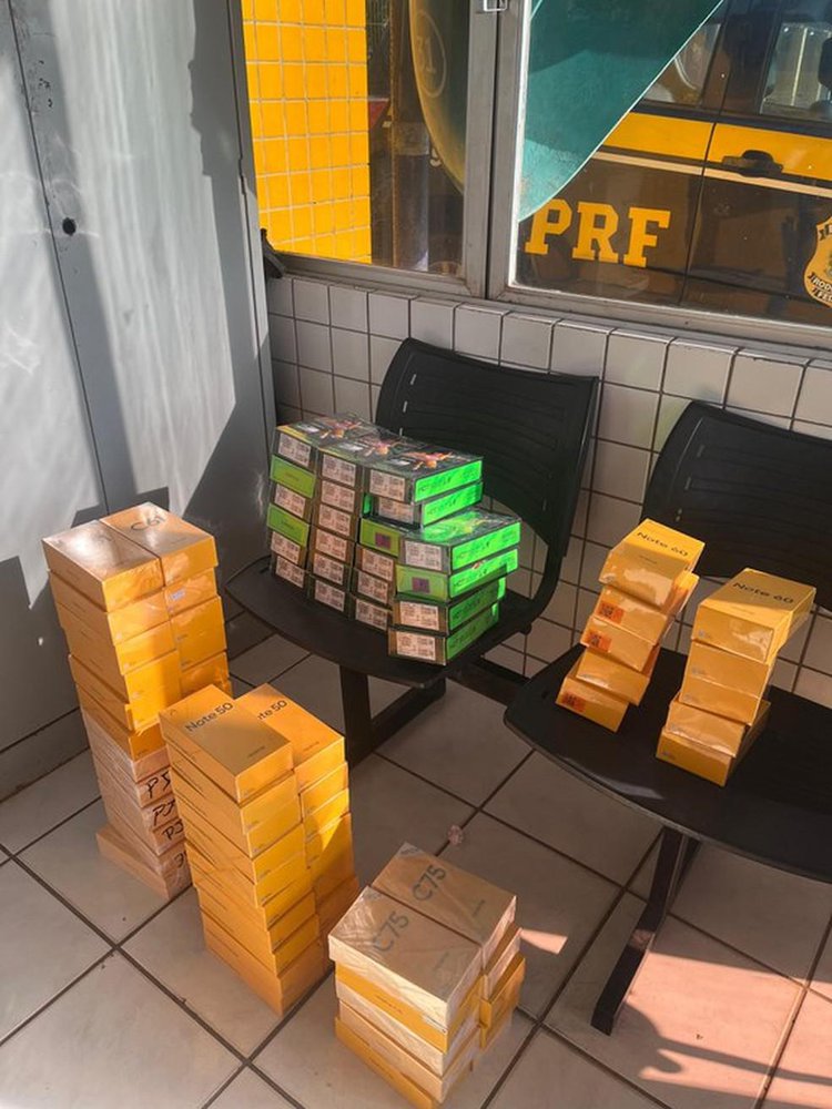 85 celulares foram encontrados pela polícia em Parnaíba.