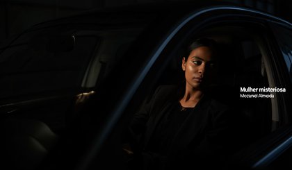 A mulher misteriosa (Foto: gerado por IA)