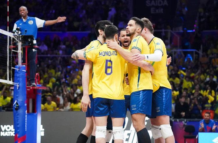Brasil supera Eslovênia, conquista 3ª vitória e sobe para 3º na tabela