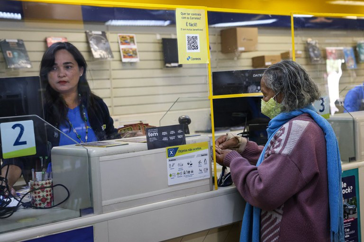 Correios ampliam atendimento presencial para contestar descontos no INSS