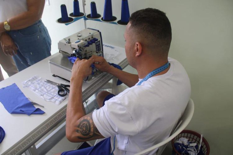Desde 2023, mais de 580 cursos foram oferecidos, resultando na emissão de mais de 3.600 certificados.