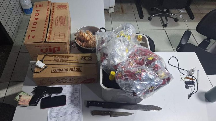 Dupla é detida suspeita de manter motorista de aplicativo refém em Teresina.