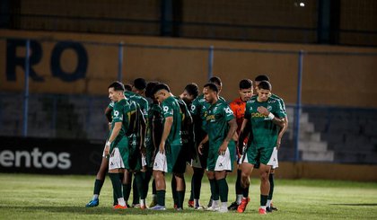 Elenco do Altos, no estádio Lindolfo Monteiro - Série D do Brasileiro 2025 (Foto: Samuel Pereira | A.A Altos)