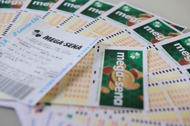 Mega-Sena não tem acertador e prêmio acumula para R$ 90 milhões