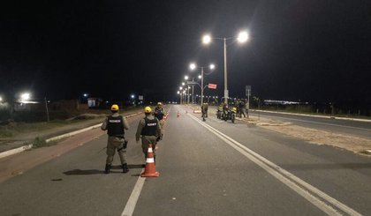 Operação Rota Segura recupera veículos e autua 64 condutores sob efeito de álcool e drogas. (Foto: Ascom/SSP-PI) Operação Rota Segura recupera veículos e autua 64 condutores sob efeito de álcool e drogas. (Foto: Ascom/SSP-PI)