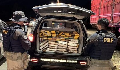Polícia apreende mais de 200 kg de drogas em caminhão na BR-316, em Picos (Foto: Divulgação/PRF)