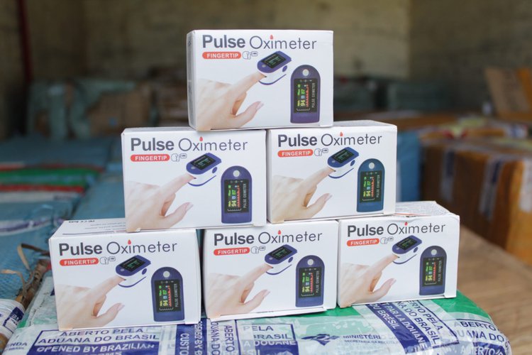 Receita Federal entrega mais de 10 mil oxímetros para hospitais da rede estadual no Piauí.
