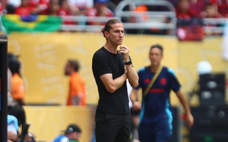 Técnico Filipe Luís demonstra orgulho por campanha do Flamengo no Mundial de Clubes