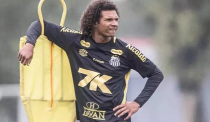 Arão é regularizado e fica à disposição do Santos para o Brasileirão (Foto: Reprodução) Arão é regularizado e fica à disposição do Santos para o Brasileirão (Foto: Reprodução)