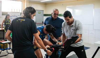 Atletas do Atlético-PI realizando testes físicos após folga (Foto: Lucas Batista | CAP)