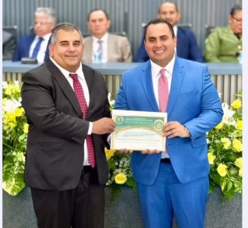 David Oka homenageia Georgiano e reforça força do PSD em Floriano
