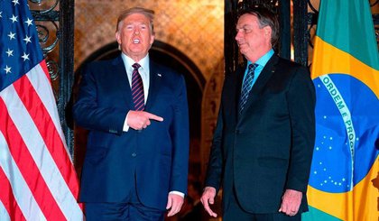 Donald Trump e Jair Bolsonaro durante um jantar em Mar-a-Lago, na Flórida. (Foto: Alan Santos/PR) Donald Trump e Jair Bolsonaro durante um jantar em Mar-a-Lago, na Flórida. (Foto: Alan Santos/PR)