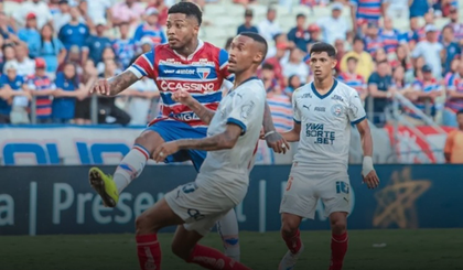 Em jogo com festival de gols anulados, Fortaleza e Bahia empataram por 1 a 1 neste sábado, pela 15ª rodada do Campeonato Brasileiro. (Foto: Reprodução)