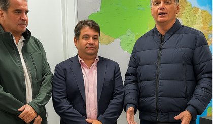Jair Bolsonaro anuncia Thiago Junqueira como pré-candidato a senador (Foto: Instagram de bolsoanro) Jair Bolsonaro anuncia Thiago Junqueira como pré-candidato a senador (Foto: Instagram de bolsoanro)