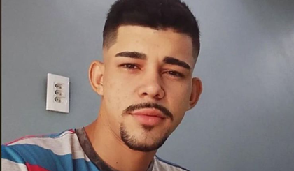 Jovem é morto a tiros dentro de casa após discussão por mensagens em Teresina (Foto: Reprodução/redes sociais) Jovem é morto a tiros dentro de casa após discussão por mensagens em Teresina (Foto: Reprodução/redes sociais)