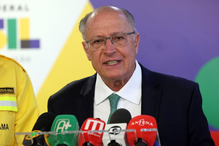 O vice-presidente Geraldo Alckmin durante entrevista.